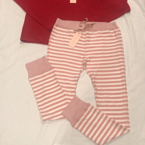 Rachel Parcell Feminine and Classic Christmas Pajama Jogger Set S/M - Picture 6 of 16